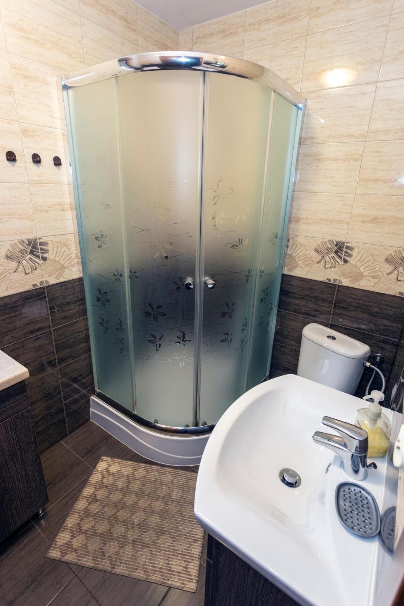 Dom Pod Lipa Villa Jaminy Ngoại thất bức ảnh